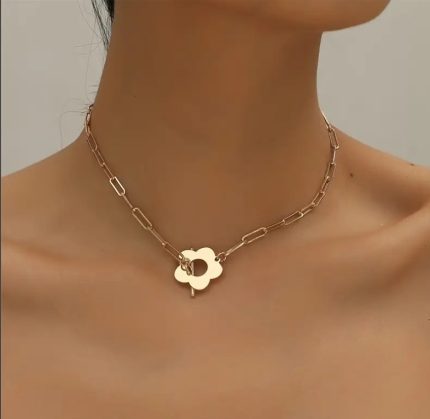 Collar minimalista